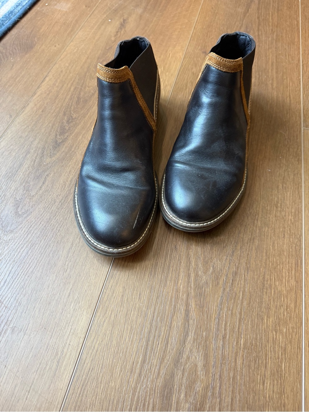 Naot Men's Black Leather Chukka Boots with Tan Trim
